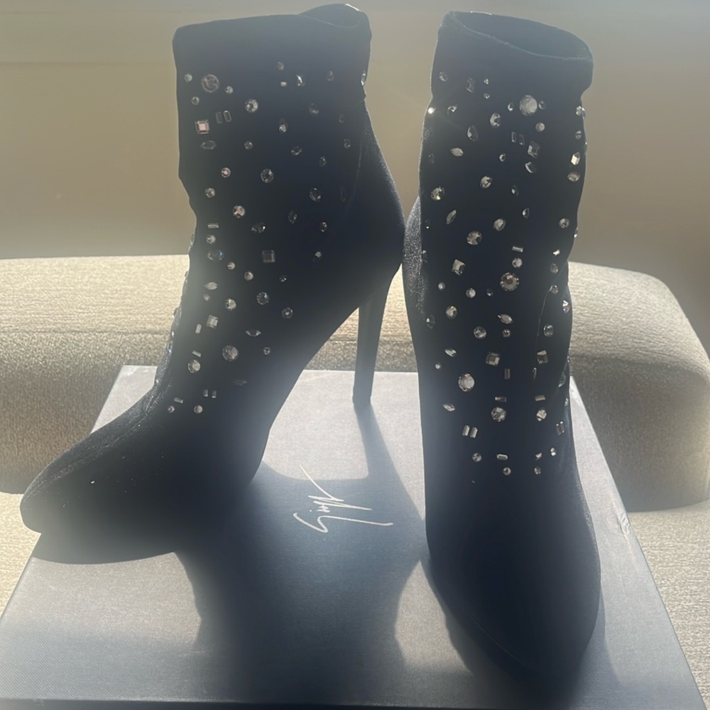 Giuseppe Zanotti Bimba 110 Gruber stretch black velvet bootie